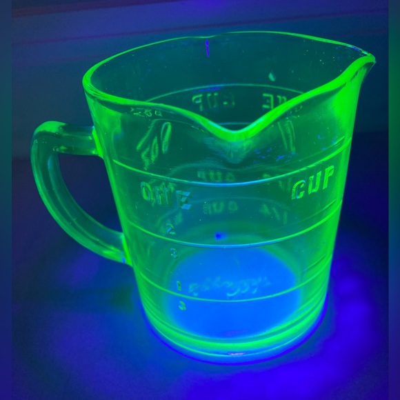 Kellogg’s Depression Glass Measuring Cup - Picture 6 of 8
